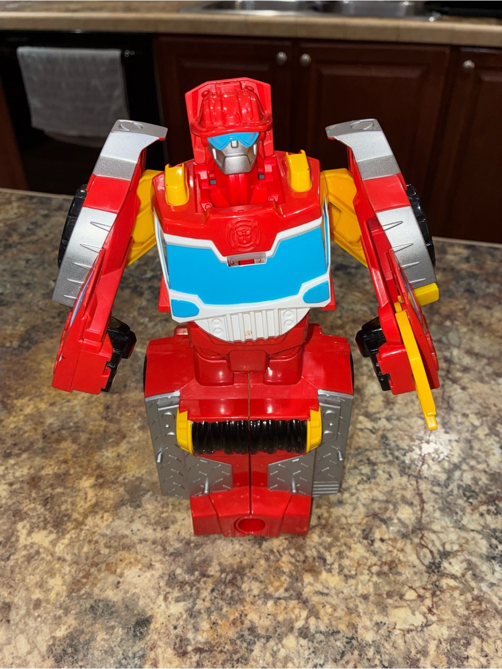 Transformers Rescue Bots Elite Rescue Heatwave 10" Megabot Twist to Transform